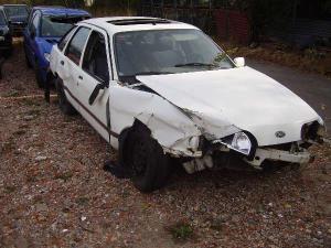 c_181_ford_sierra_bnh_89_22_b_jpg