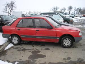 c_32_peugeot_cervena_jpg