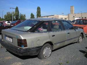 c_77_ford_scorpio_int_jpg