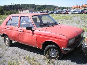 c_83_peugeot_104_int_jpg