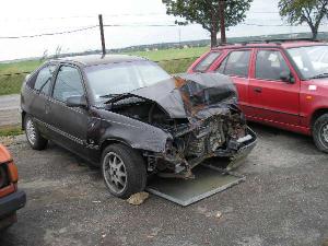 x206_i_pontiac_le_mans_cerna_jpg
