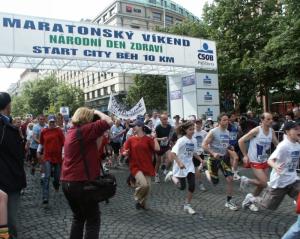 start_zavodu_city_beh_na_deset_kilometru