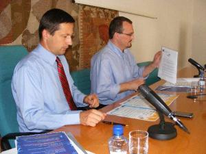 ETM 2009 - Podpis Charty: radní hl. m. Prahy Radovan Šteiner a Petr Štěpánek - 15.9.2009